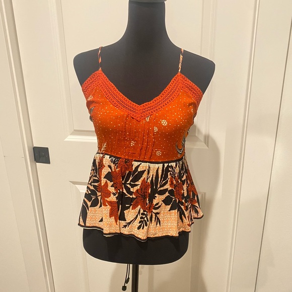 REVOLVE Tops - Perfect top for the summer